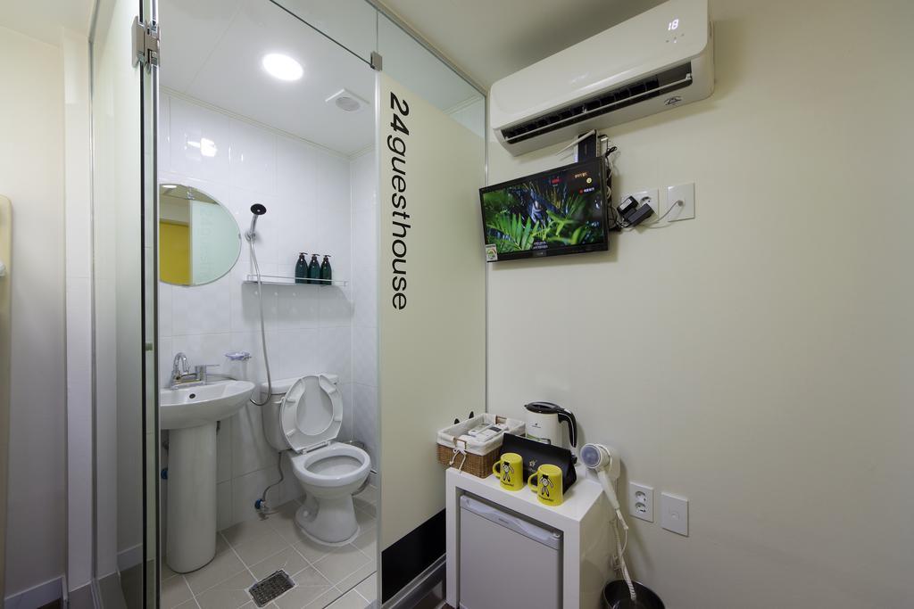 24 Guesthouse Myeongdong Town Σεούλ Δωμάτιο φωτογραφία